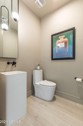 7729 13th Pl, Phoenix AZ  85020-4202 exterior