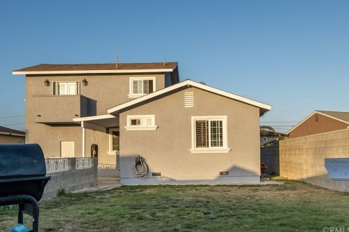 21825 Ravenna Ave, Long Beach CA  90745-3132 exterior