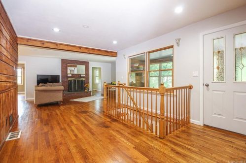 175 Ramona Ct, Yorktown Hgts NY  10598-3318 exterior