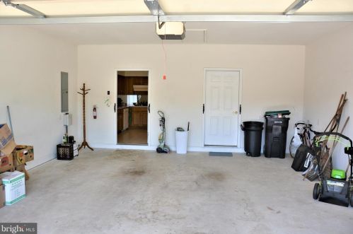 140 Donna Dr, Woodstock VA  22664-1146 exterior