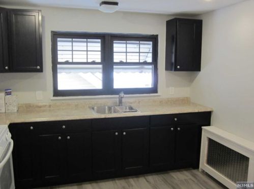 24 Wagner Pl, Paterson NJ  07506-1334 exterior