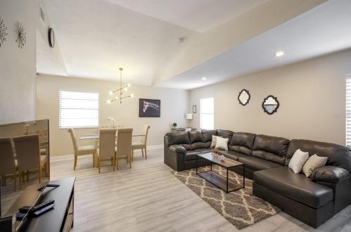 138 69th Ave, Saint Petersburg, FL 33702-6849