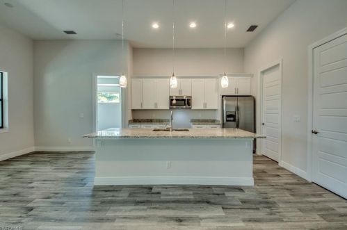 3527 4th Ln, Cape Coral FL  33991-5604 exterior