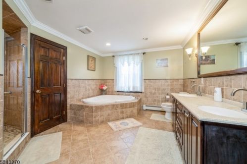 2 Sheba Dr, Wantage NJ  07461-4829 exterior