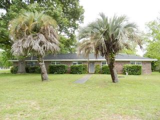 1424 Starlight Dr, Cantonment, FL 32533-7782