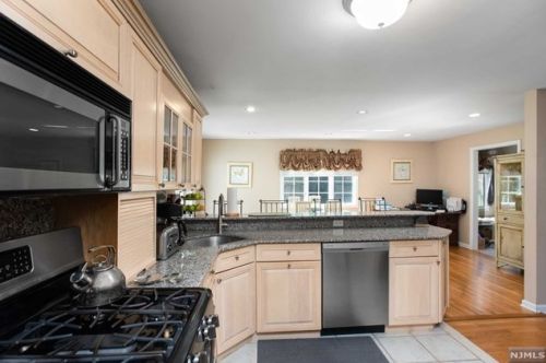 98 Birch St, Closter NJ  07624-1745 exterior