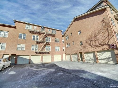 29 Upper Mountain Ave, Montclair NJ  07042-1919 exterior