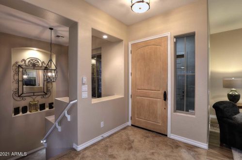1366 Glacier Pl, Chandler, AZ 85249-5457