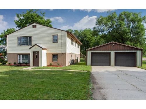 323 G Ave, Nevada, IA 50201-2238
