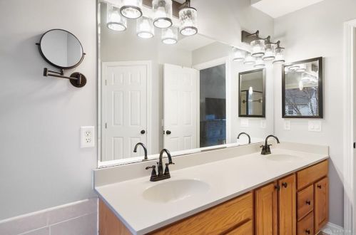 266 Forest Edge Dr, South Lebanon OH  45065-8736 exterior