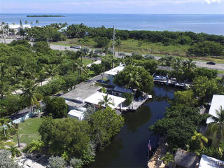 3 Davis Ln, Plantation Key, FL 33036-3908