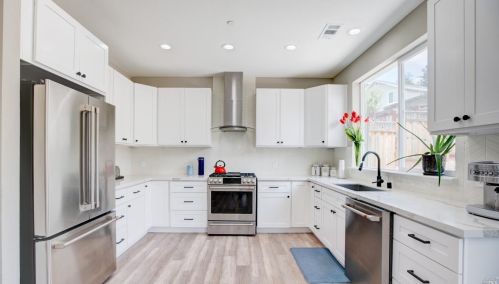 2133 Vintage Cir, Santa Rosa CA  95404-1350 exterior