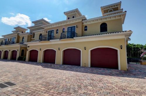 4910 17th Pl, Cape Coral, FL 33914-6908