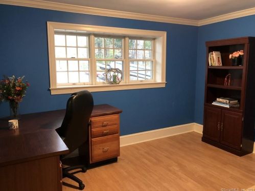 6 Powder Horn Hill Rd, Wilton CT  06897-3119 exterior