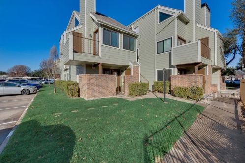 3113 Sondra Dr, Fort Worth, TX 76107-1881