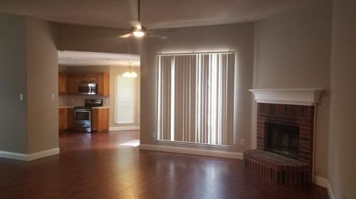 904 Parkhill Dr, Midlothian TX  76063-8007 exterior