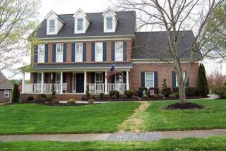 1045 Southwick Dr, Alcoa, TN 37701-1674