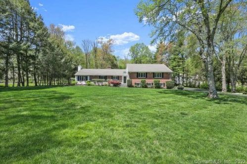 63 Janes Ln, Stamford, CT 06903-4826