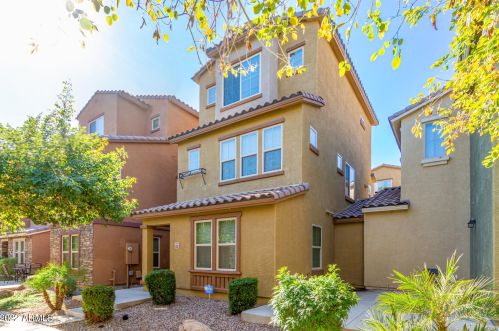 2032 77th Ln, Phoenix, AZ 85035-5122