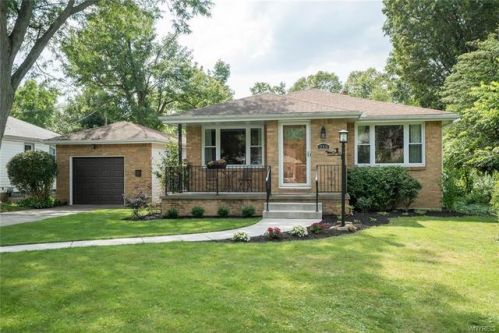 213 Monroe Dr, Buffalo, NY 14221-6905