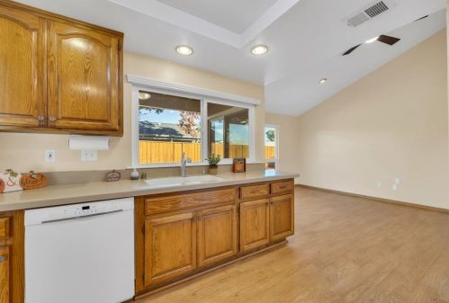 5820 Merlindale Dr, Citrus Heights CA  95610-6728 exterior