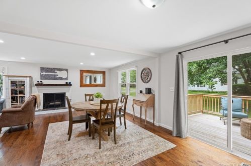 9 Lamplight Dr, Kensington CT  06037-1805 exterior