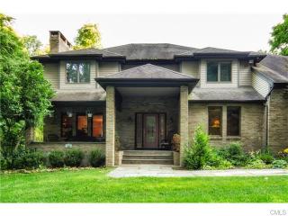 17 Squire Ct, Brookfield Center, CT 06804-3727