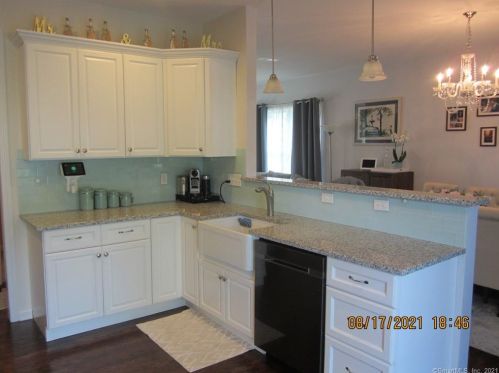 48 Jones Rd, Wallingford CT  06492-4325 exterior