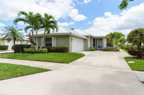 2143 Mayflower Dr, Palm City FL  34990-7536 exterior