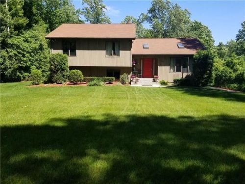 582 Twin Brook Ln, Coventry, RI 02816-4614