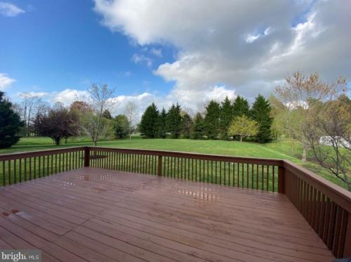 55 Kings Ct, Swedesboro NJ  08085-5033 exterior