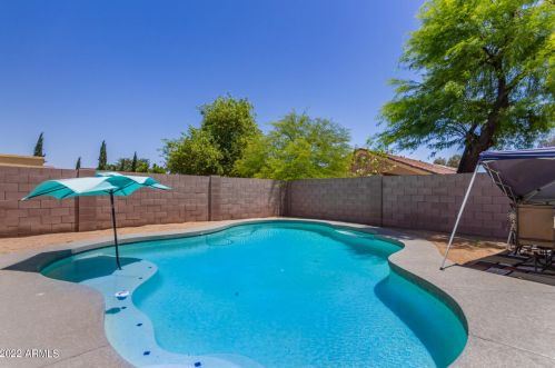 10517 Magnolia St, Tolleson AZ  85353-5623 exterior