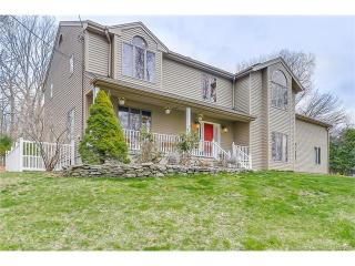 28 Blue Trail Dr, Waterbury CT  06705-2502 exterior