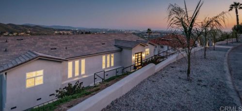 3039 Palm Hill Dr, Vista, CA 92084-6555
