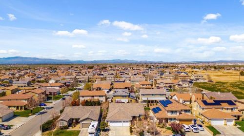 6141 Avenue, Lancaster, CA 93535-7855