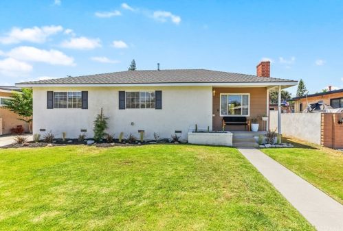 2221 Farolito Ave, Long Beach, CA 90815-2324