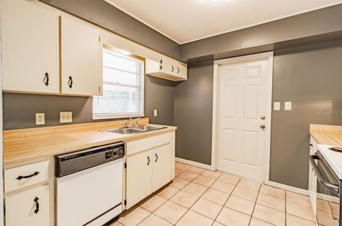 19 Cedar Dr, Davenport FL 33837-9784 exterior