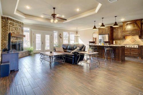 2019 Greg St, Azle, TX 76020-2703