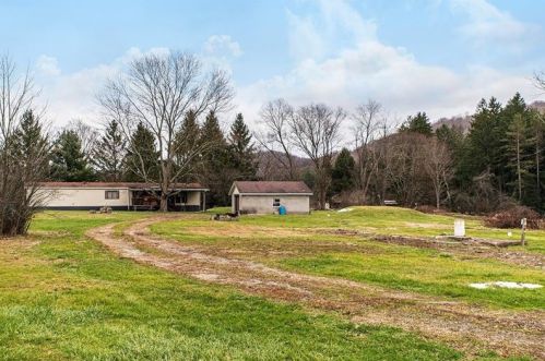776 Bethel Church Rd, Latrobe, PA 15650-9256