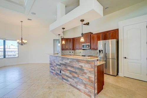 5240 20 Ave, Cape Coral FL  33990-4815 exterior