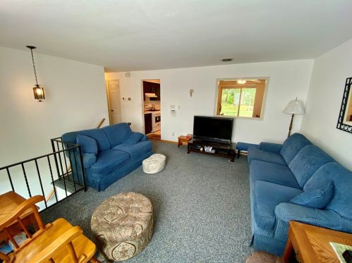 1521 Sycamore St, South Connellsville PA  15425-4954 exterior