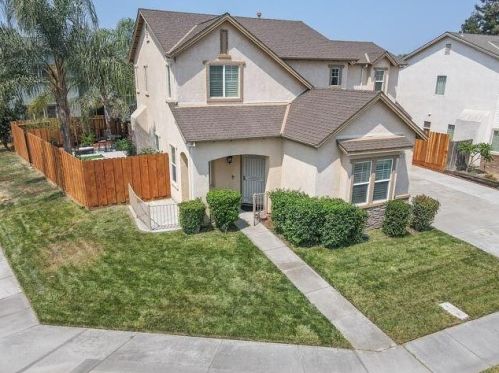 5507 Squire Wells Way, Riverbank CA  95367-9519 exterior