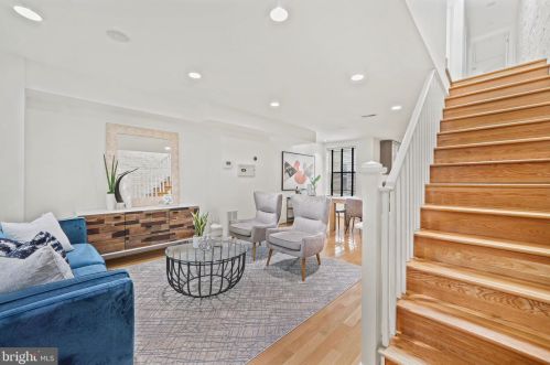 918 Euclid St, Washington, DC 20001-3928