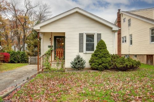 15 Adelphia Rd, Parsippany NJ  07054-2604 exterior
