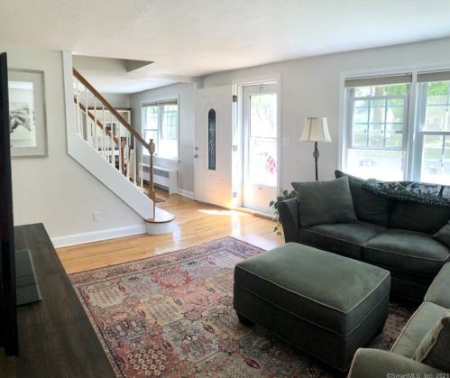 32 View St, Manchester CT  06040-4306 exterior