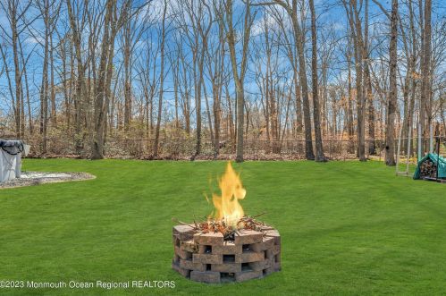 57 Thompson Bridge Rd, Jackson Twp NJ  08527-4623 exterior