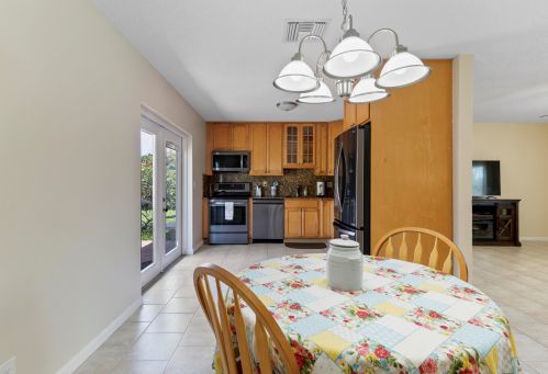 3549 Taconic Dr, West Palm Beach FL  33406-4916 exterior