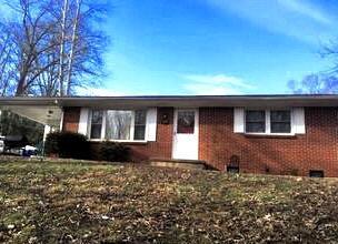 231 Castle Ln, Fort Donelson National Milit, TN 37058-3519