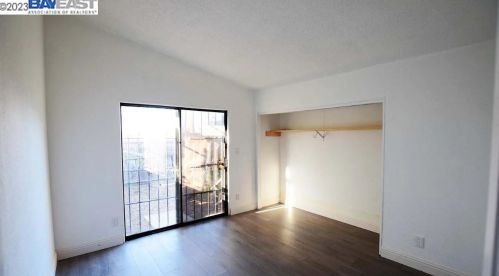 1501 57th Ave, Oakland CA  94621-4242 exterior