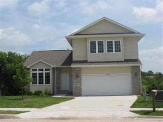 13 Ambrose Ct, Iowa City, IA 52241-9737